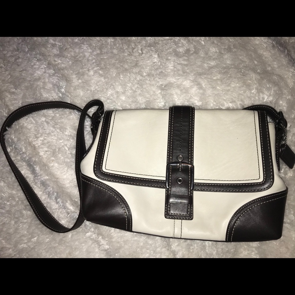 Coach Handbag - Picture 3 of 8